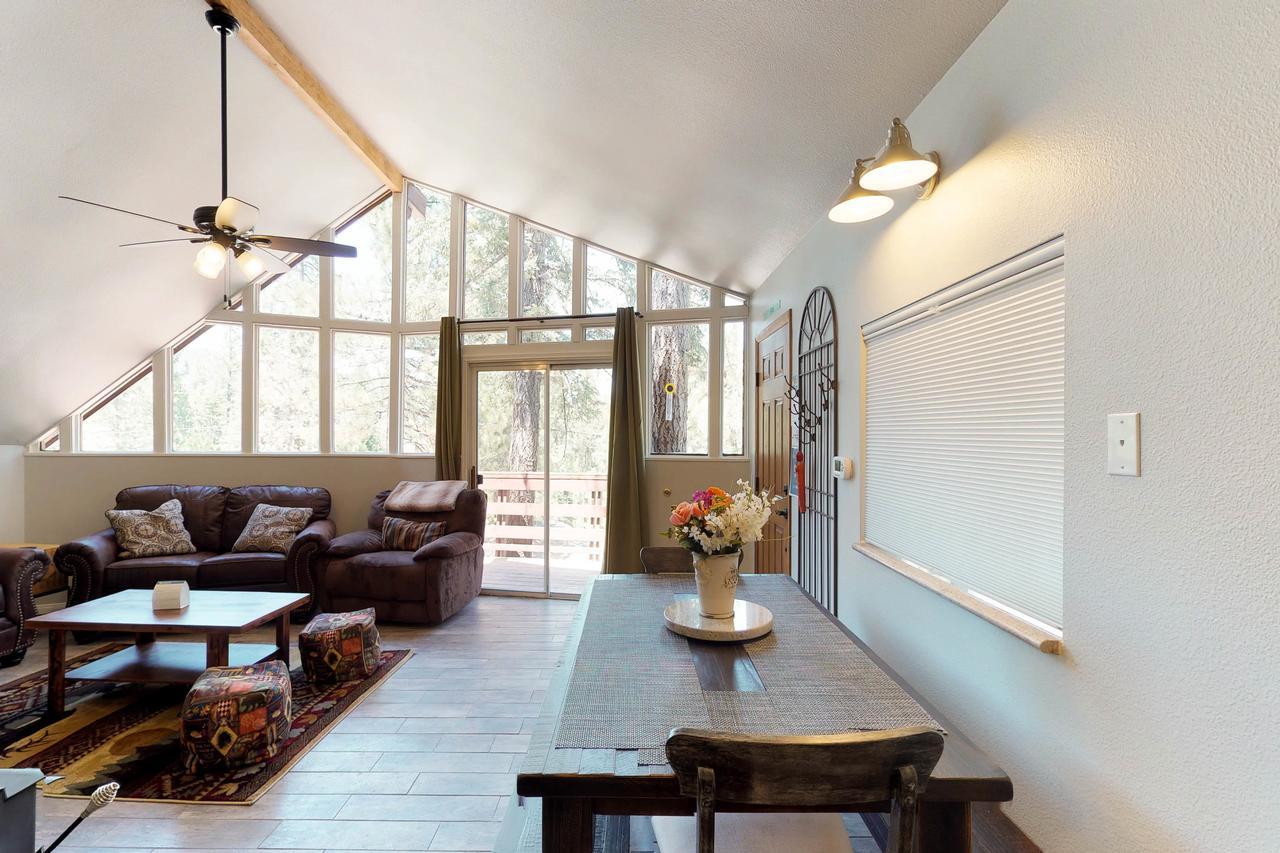Castle Rock Cabin Big Bear Lake Exterior photo